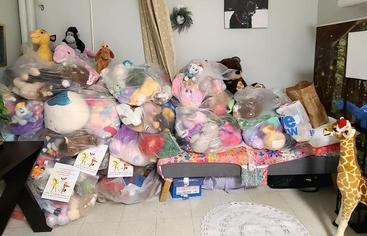 Community Donates 400 Stuffed Animals to Parker and Barry Schools